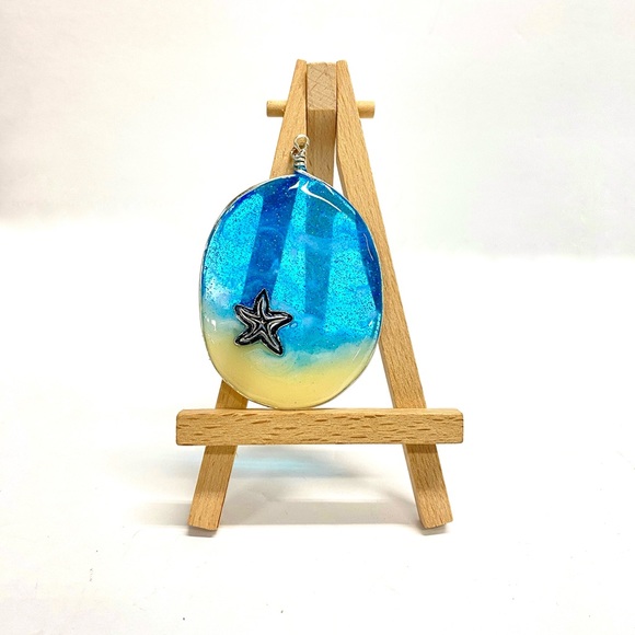 HANDMADE Starfish Ocean Resin Art Statement Pendant - Picture 7 of 9